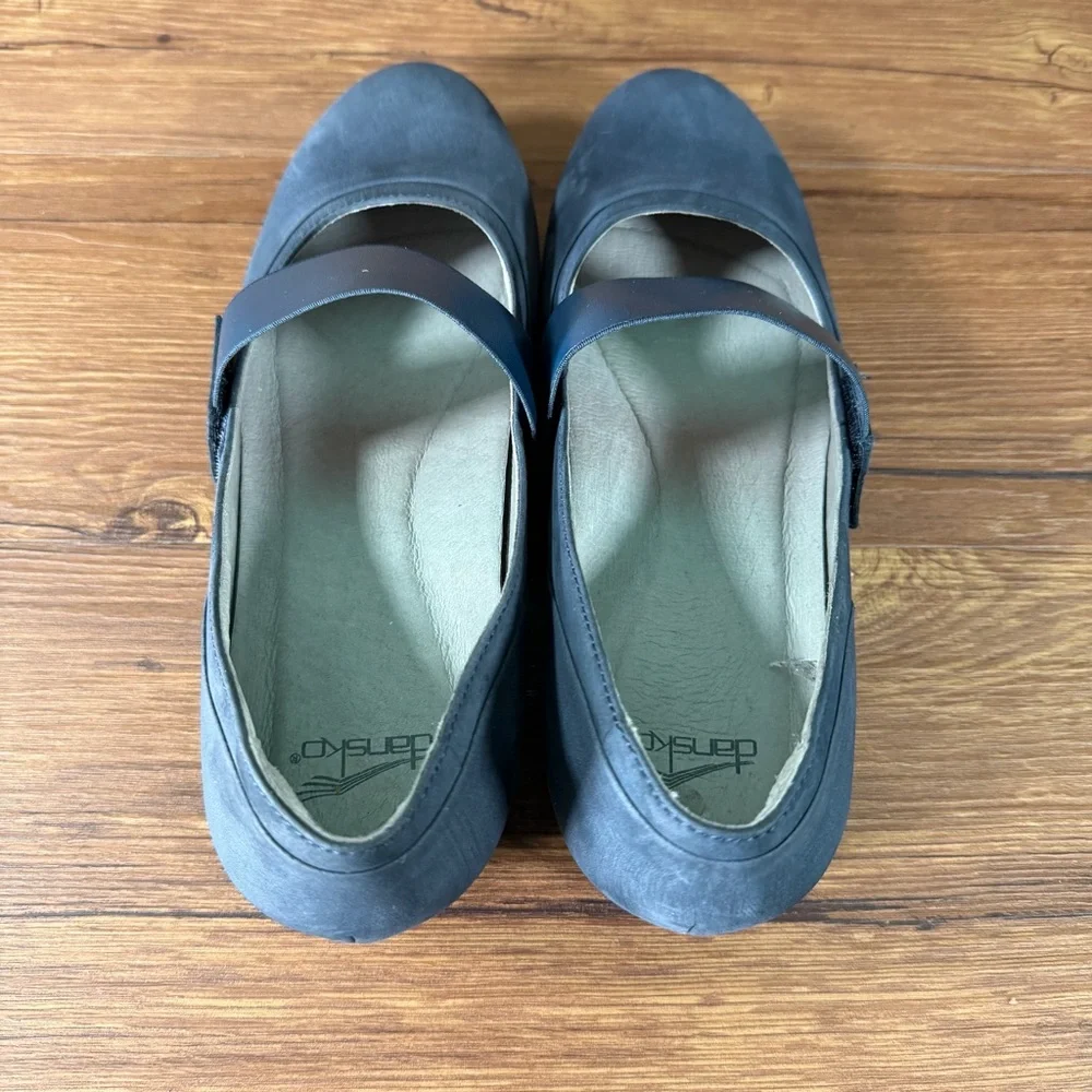 DANSKO ‘Kendra’ Blue‎ Mary Jane Flats Women’s Size 9 (40) Slip-On Shoes